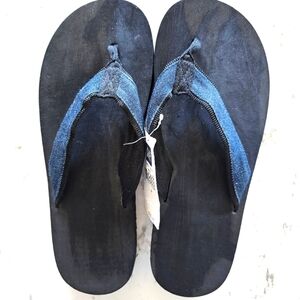 💥4 for $25💥GAP Men's flip flops